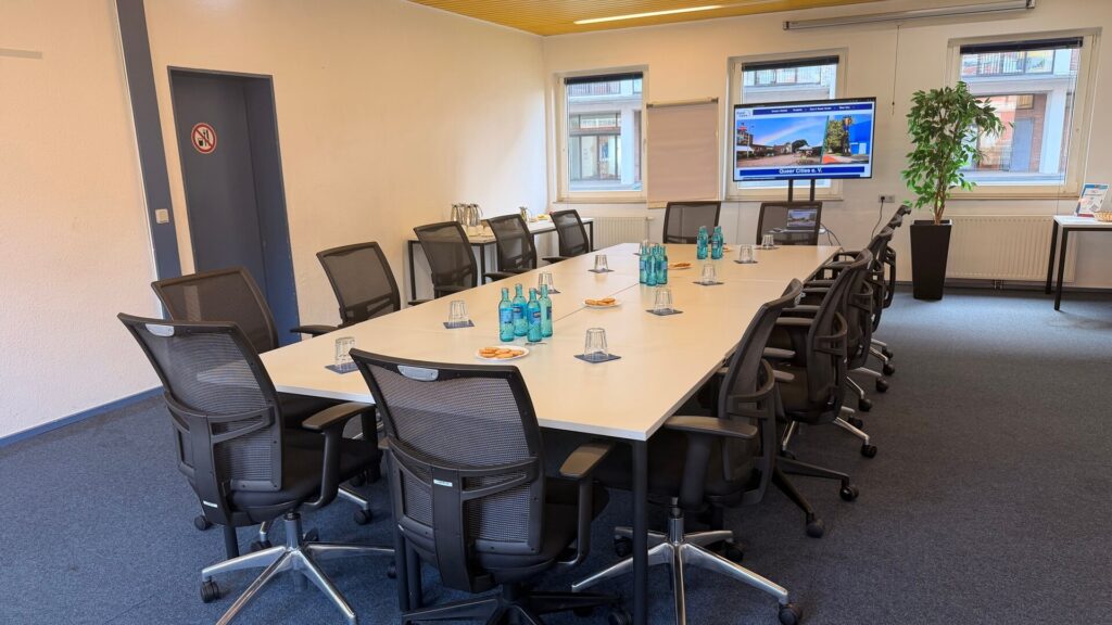 Tagungsraum Konferenzraum Klein mit Parkplatz